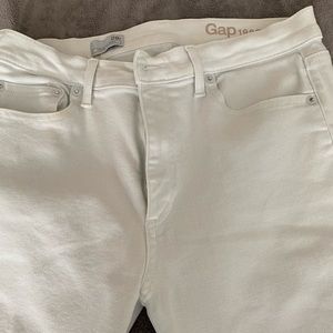 GAP white true skinny jeans